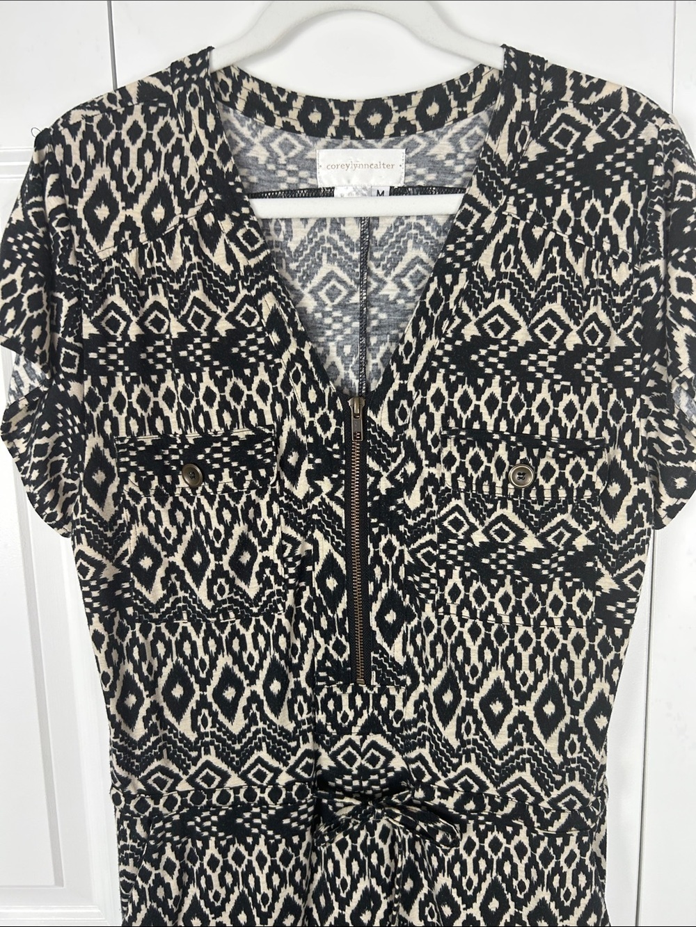 Corey Lynne Calter  Black and Cream Geometric Zip-Front Jumpsuit Size Medium - Picture 4 of 8